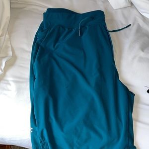 LuluLemon T.H.E short 9” w/ liner